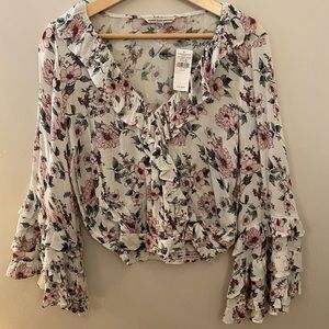 American Eagle cropped floral top